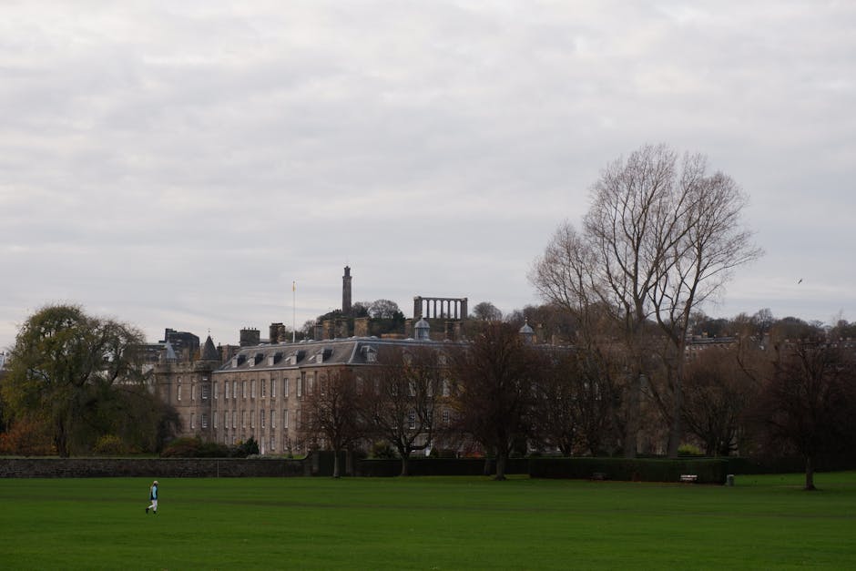 Edinburgh Travel Guide Holyrood Palace